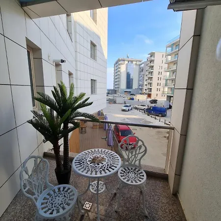 Lotus Mamaia